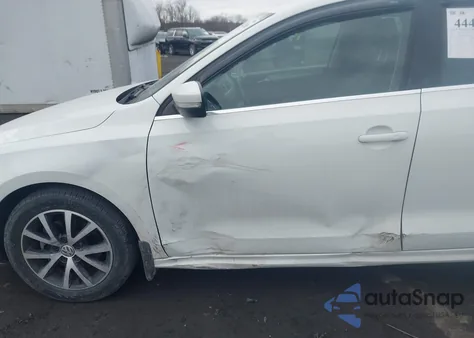 2017 Volkswagen Jetta 1.4T Se z USA, uszkodzony, nr VIN 3VWDB7AJ9HM359879